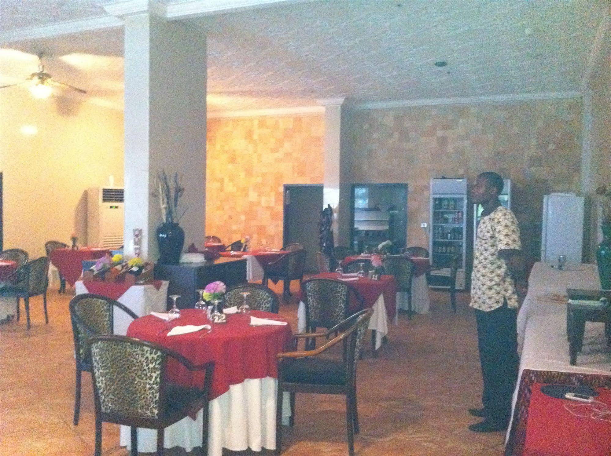 Mariador Palace Conakry Buitenkant foto