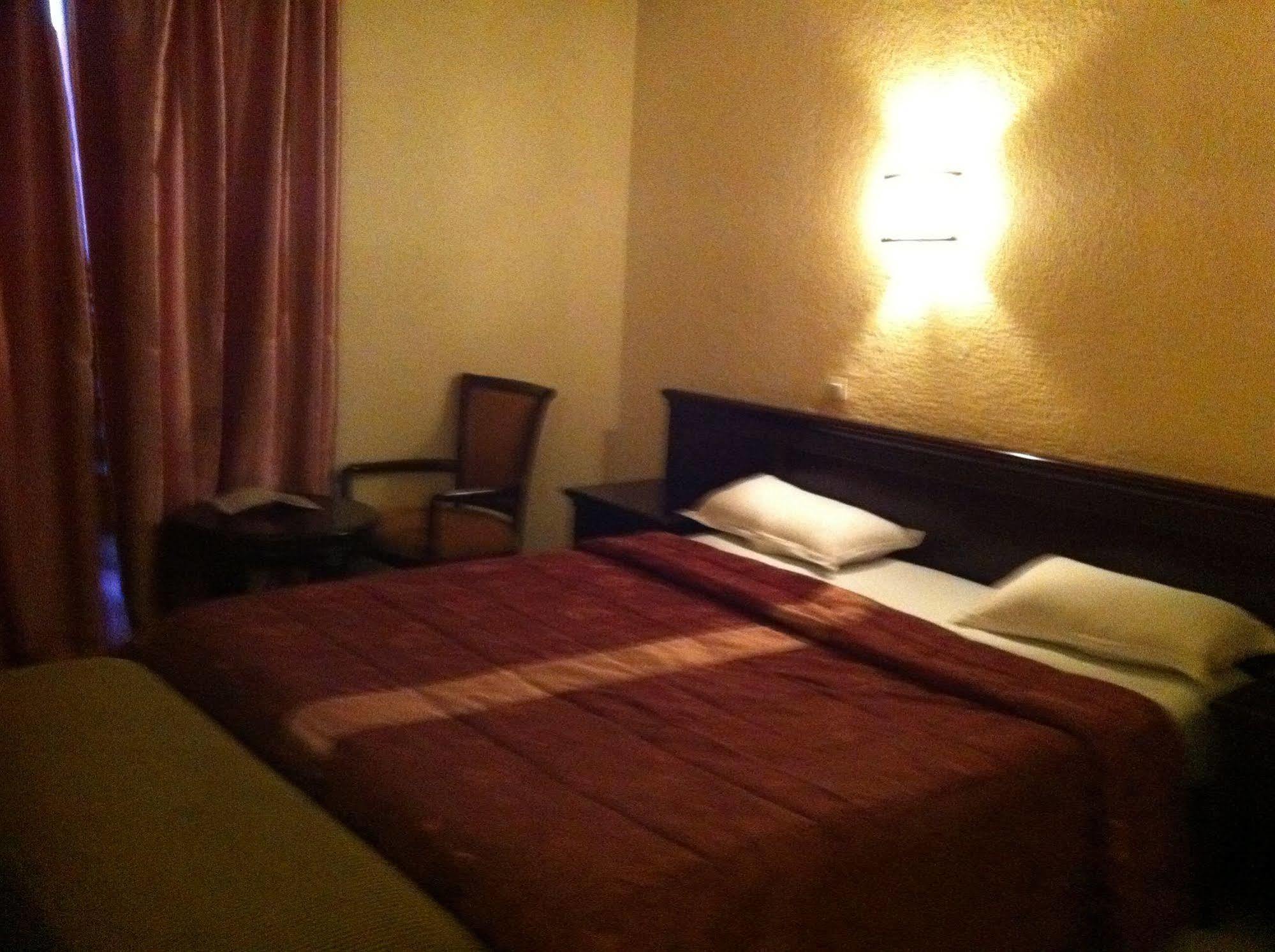 Mariador Palace Conakry Buitenkant foto