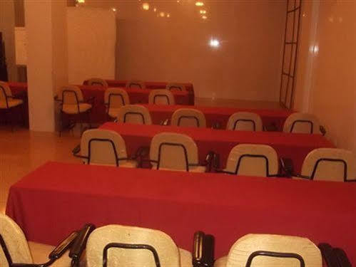Mariador Palace Conakry Buitenkant foto